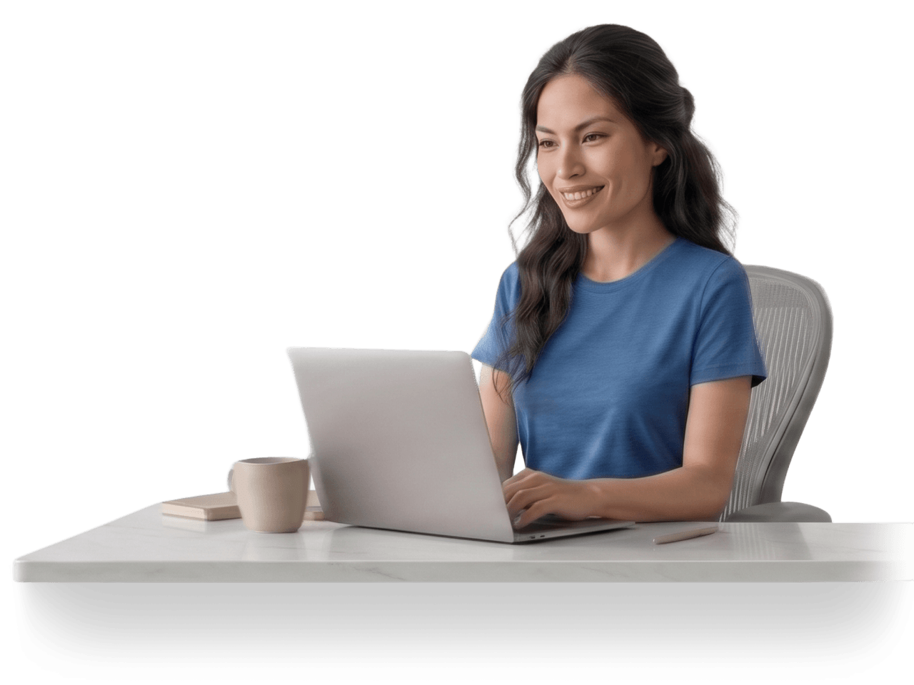Profesional trabajando en remoto desde su escritorio